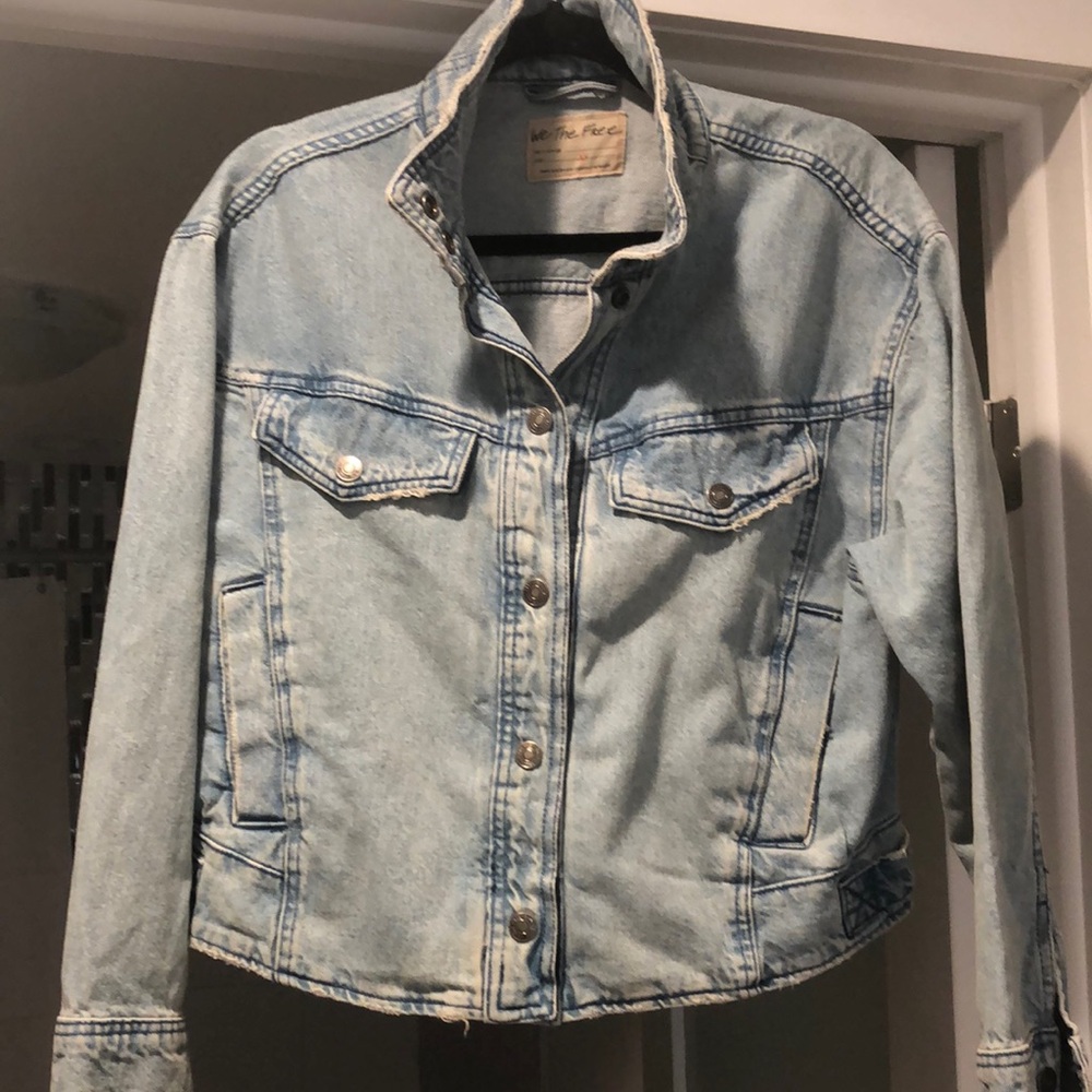 Never worn : Ladies FreePeople Fashion Denim jacket